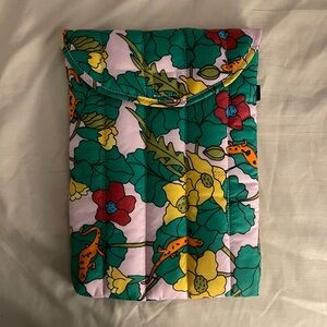 baggu marigold newt (pond friends) 13 inch puffy laptop sleeve